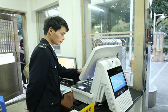 法院訪客機  公檢法臺式訪客一體機 TSV-5SC 可對接律師服務(wù)平臺